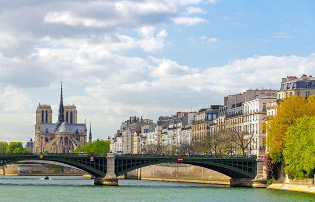 Pont-de-Sully-et-Notre-Dame-de-Paris-Depuis-la-Seine-630x405----Fotolia-djama